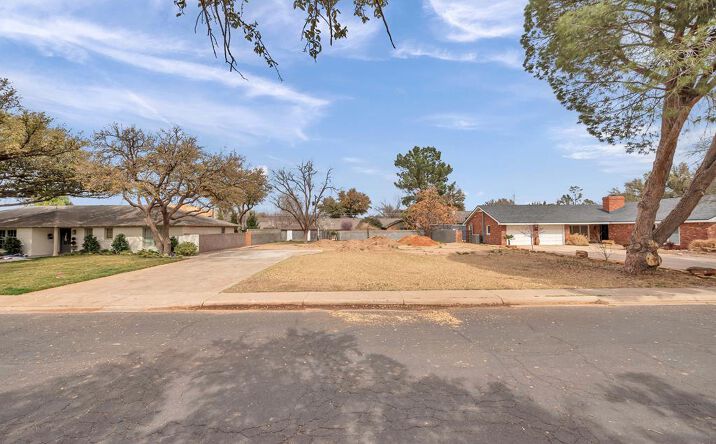 Pictures of Land, Multifamily property located at 1602 Winfield Rd, Midland, TX 79705 for sales - image #1