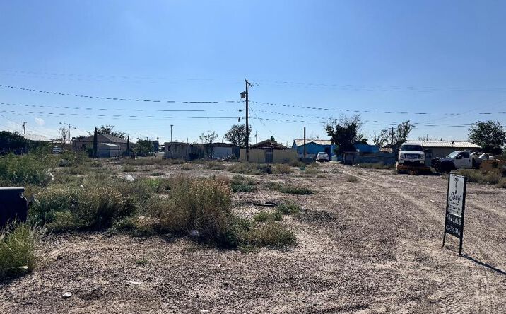 Pictures of Land property located at 215 S Peach, Pecos, TX 79772 for sales - image #1