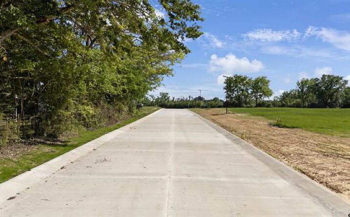Pictures of Retail, Land property located at 112 W Teal Drive, Troup, TX 75789 for sales - image #1