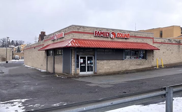 Pictures of Retail property located at 401 6th St, Braddock, PA 15104 for sales - image #1