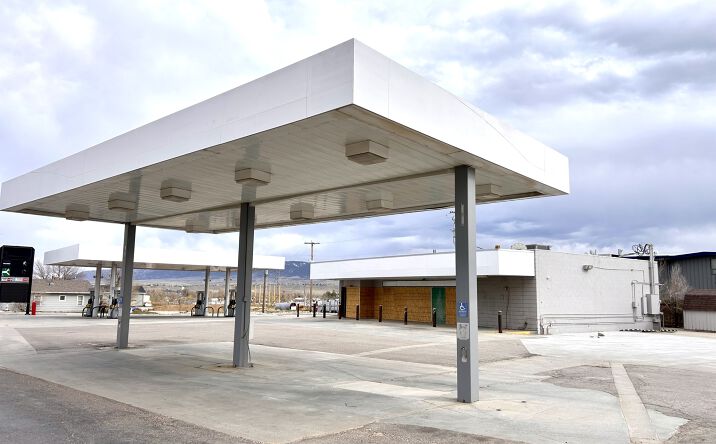 Pictures of Retail property located at 4603 W Yellowstone Hwy, Mills, WY 82604 for sales - image #1