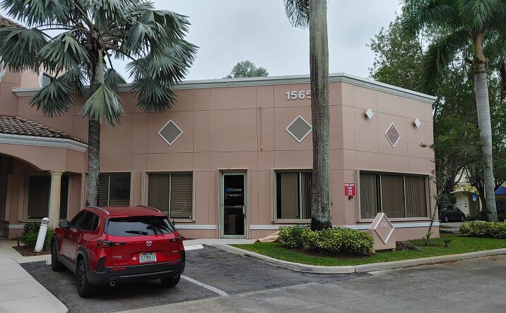 Pictures of Office property located at 1565 N Park Dr, Weston, FL 33326 for sales - image #1
