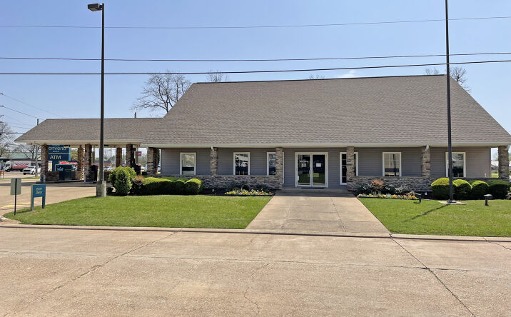 Pictures of Office property located at 2005 Benton Rd, Bossier City, LA 71111 for sales - image #1
