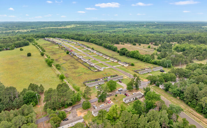 Pictures of Mobile Home Park property located at Country Walk Dr, Lindale, TX 75771 for sales - image #1