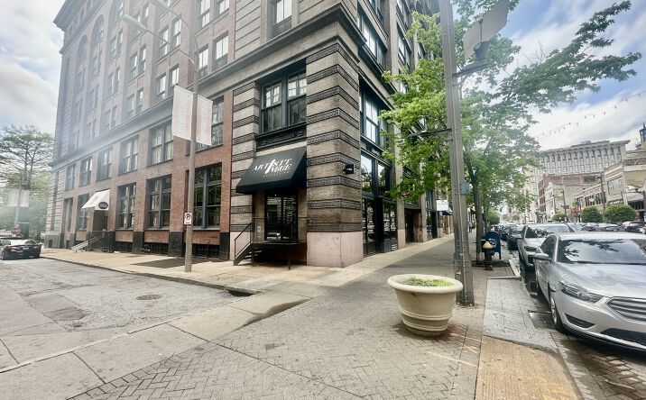 Pictures of Retail property located at 1300 Washington Ave, St. Louis, MO 63103 for sales - image #1