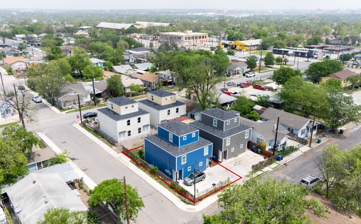 Pictures of Multifamily property located at 143 Huntington St, San Antonio, TX 78207 for sales - image #1