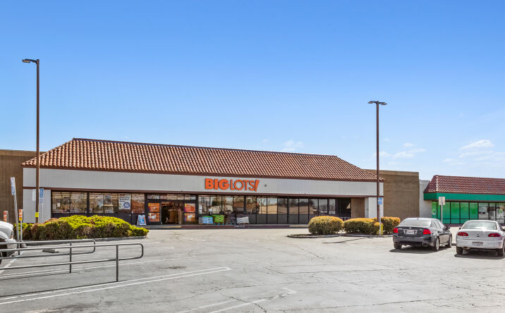 Pictures of Retail property located at 380 S Cherokee Ln, Lodi, CA 95240 for sales - image #1