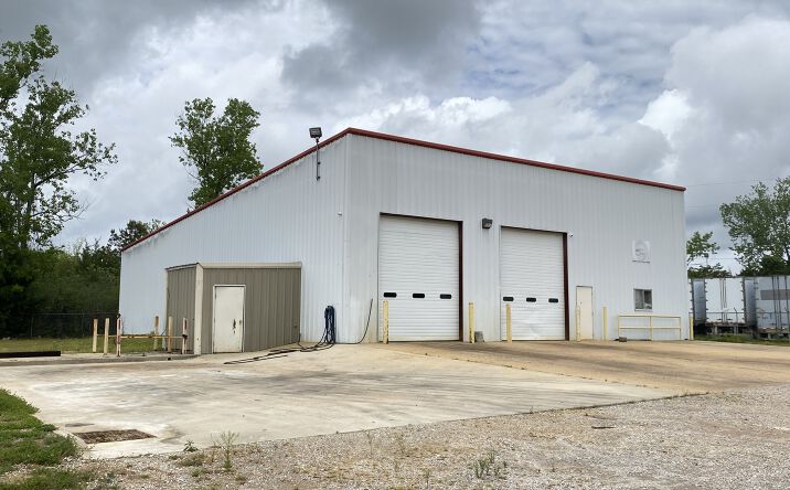 Pictures of Industrial, Mixed Use, Self Storage, Special Purpose property located at 3052 Jeff Homan Blvd, Tupelo, MS 38801 for sales - image #1