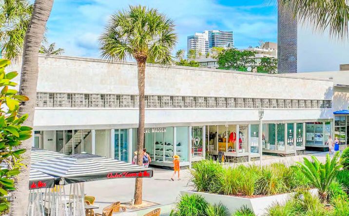 Pictures of Retail property located at 433-445 Lincoln Road, Miami Beach, FL 33139 for sales - image #1