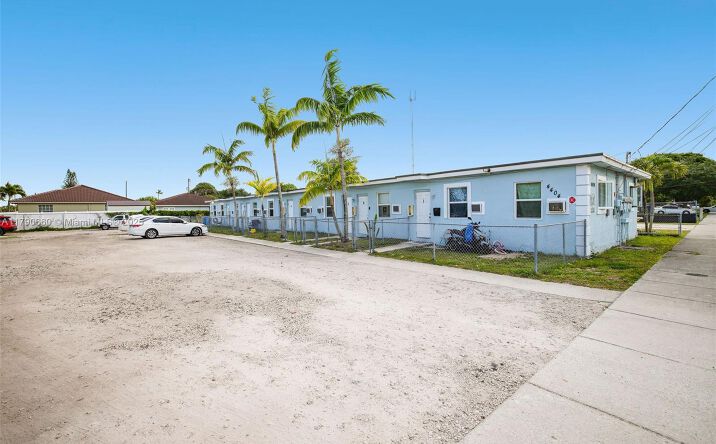 Pictures of Multifamily property located at 4404 SW 22nd St # 8, West Park, FL 33023 for sales - image #1