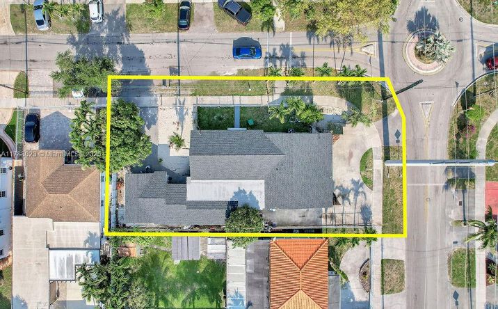 Pictures of Multifamily property located at 6501 SW 4th St, Miami, FL 33144 for sales - image #1
