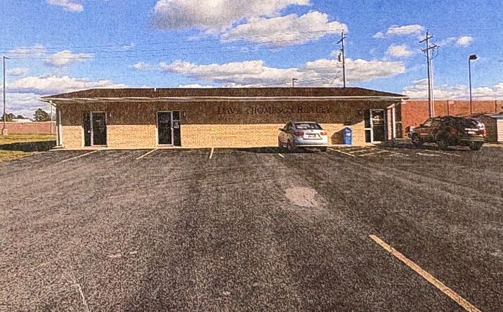 Pictures of Office property located at 1305 N Carbon Street, Marion, IL 62959 for sales - image #1