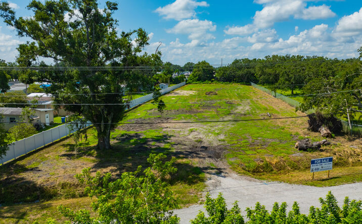 Pictures of Land property located at 674 Woodland Estates Ave, Ruskin, FL 33570 for sales - image #1