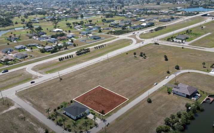 Pictures of Land property located at 1633 NW 32nd Pl, Cape Coral, FL 33993 for sales - image #1