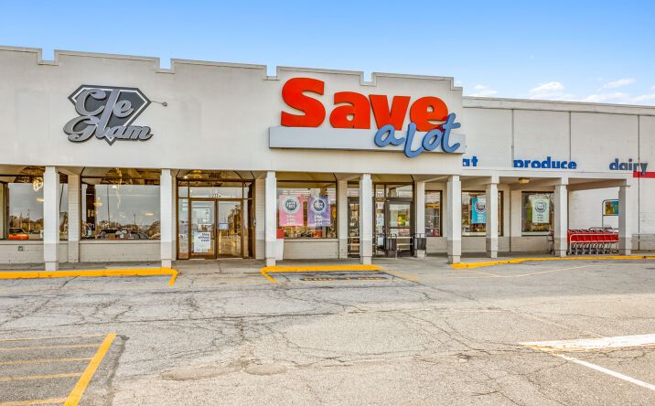 Pictures of Retail property located at 2222 Fairless Dr, Lorain, OH 44055 for sales - image #1