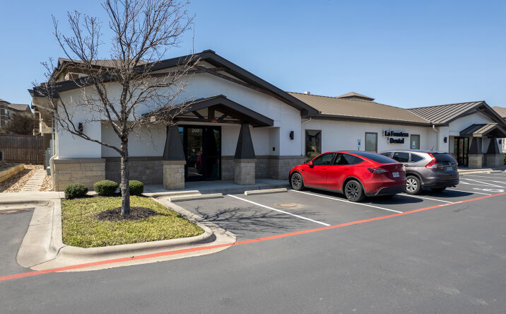 Pictures of Mixed Use, Office property located at 481 Sundance Pkwy Building 2, Suite 2,, Round Rock, TX 78681 for sales - image #1