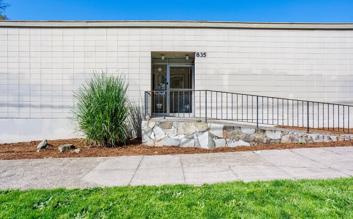 Pictures of Office property located at 835 SE 17th Ave, Portland, OR 97214 for sales - image #1