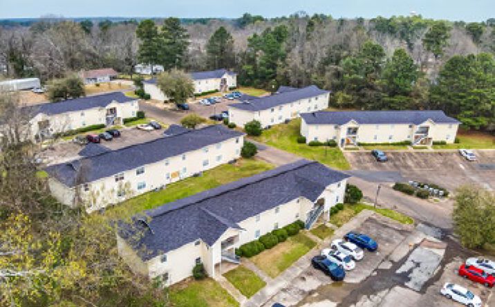 Pictures of Multifamily property located at 206 Oakhurst Blvd, El Dorado, AR 71730 for sales - image #1