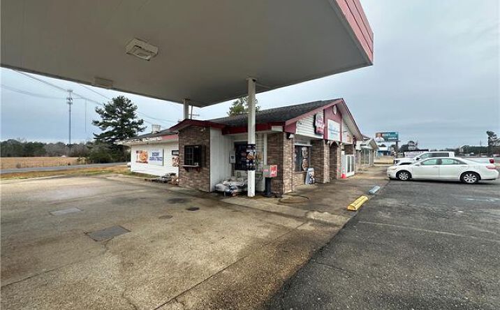 Pictures of Retail property located at 3530 US-165, Olla, LA 71465 for sales - image #1