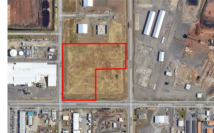 Pictures of Land property located at 7696 11th St, White City, OR 97503 for sales - image #1