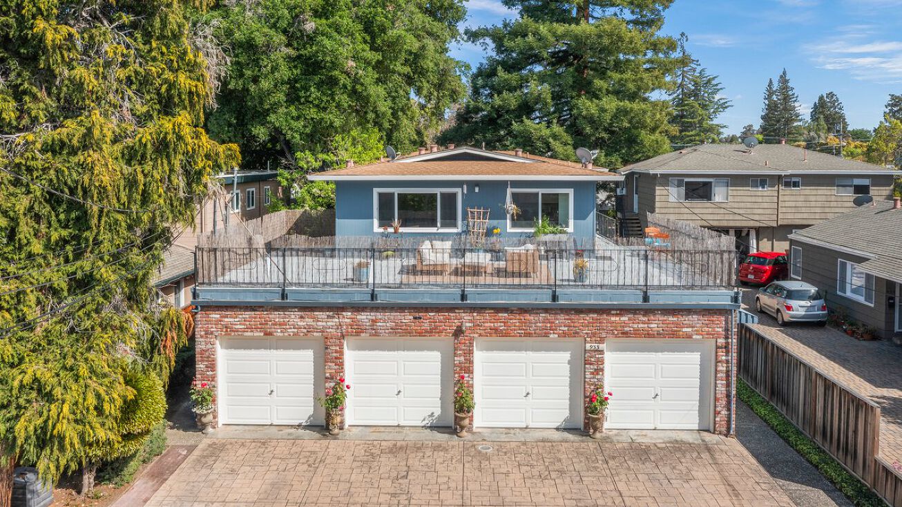 Pictures of Multifamily property located at 933 Florence Ln, Menlo Park, CA 94025 for sales - image #1
