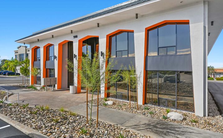 Pictures of Multifamily property located at 1370 W 35th Pl, Los Angeles, CA 90007 for sales - image #1