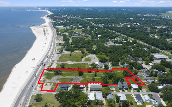 Pictures of Land property located at 830 Beach Dr, Gulfport, MS 39507 for sales - image #1