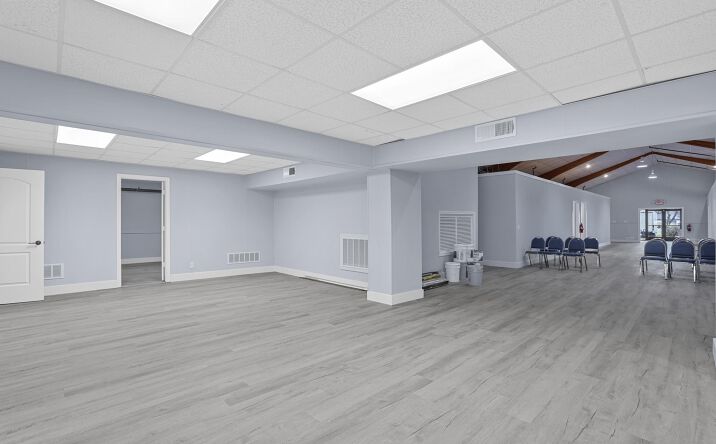Pictures of Hospitality, Industrial, Office, Retail, Special Purpose property located at 116 N Clark St - A, Burleson, TX 76028 for sales - image #1