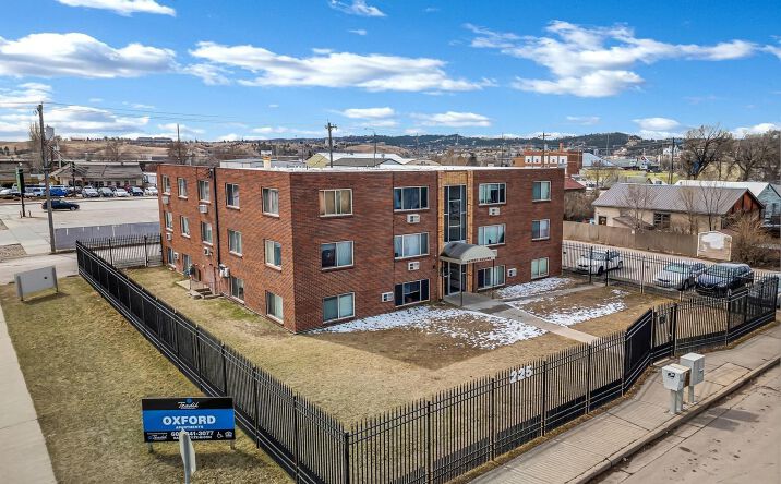 Pictures of Multifamily property located at 225 E Watertown St, Rapid City, SD 57701 for sales - image #1