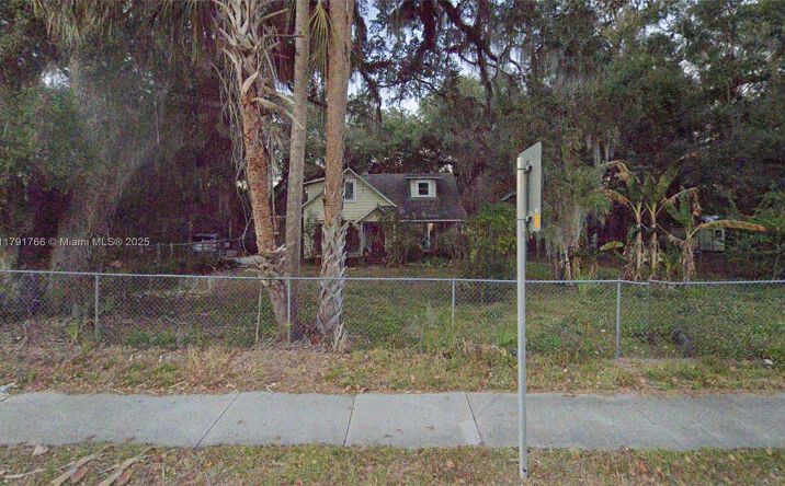 Pictures of Land property located at 1904 East University Ave, Gainesville, FL 32641 for sales - image #1