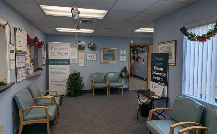 Pictures of Office property located at 1445 Wampanoag Trl, East Providence, RI 02915 for sales - image #1