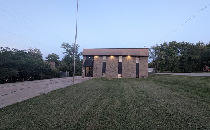 Pictures of Industrial, Office property located at 13137 wornall, Kansas City, MO 64145 for sales - image #1