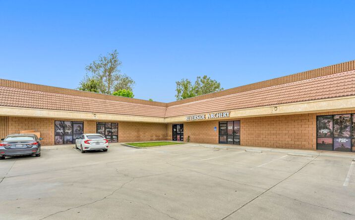 Pictures of Office, Retail property located at 1919 Atlas Dr, Riverside, CA 92501 for sales - image #1
