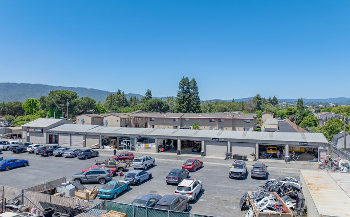 Pictures of Industrial, Retail property located at 121 Pierce St, Gilroy, CA 95020 for sales - image #1