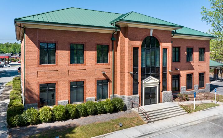 Pictures of Office property located at 525 E Crossville Rd, Roswell, GA 30075 for sales - image #1