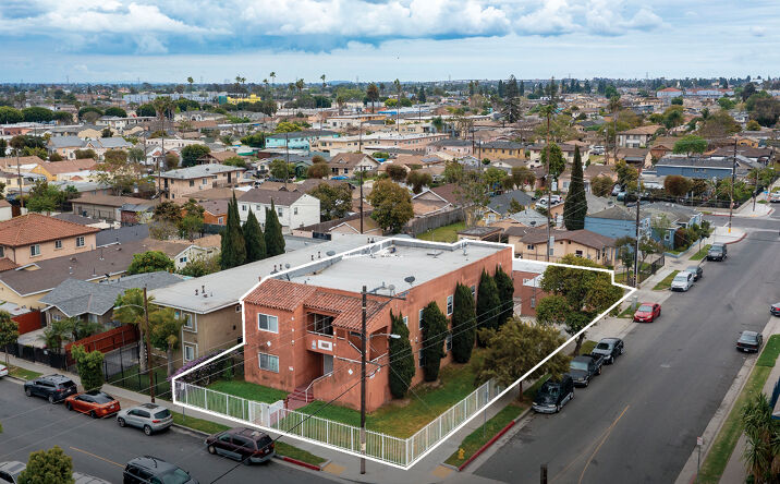 Pictures of Multifamily property located at 1152 W 88th St, Los Angeles, CA 90044 for sales - image #1