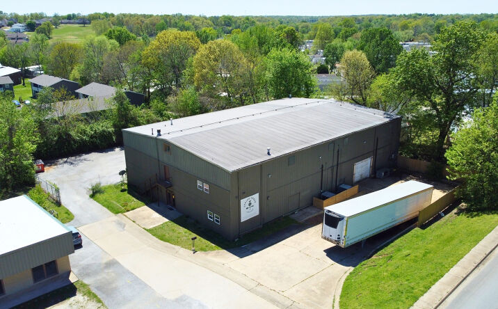 Pictures of Industrial property located at 1605 Shady Grove Rd, Springdale, AR 72764 for sales - image #1