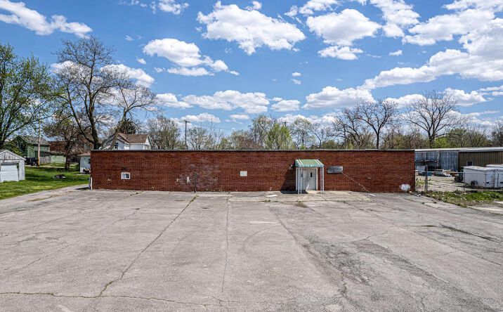 Pictures of Retail property located at 139 S Pine Street, Lima, OH 45801 for sales - image #1
