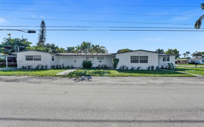Pictures of Multifamily property located at 5657 Grant St, Hollywood, FL 33021 for sales - image #1