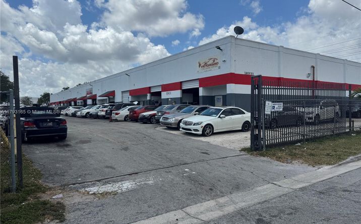 Pictures of Industrial, Retail property located at 12600 SW 130th St # 1, Miami, FL 33186 for sales - image #1