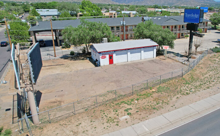 Pictures of Industrial, Retail property located at 640 Juan Tabo Blvd NE, Albuquerque, NM 87123 for sales - image #1