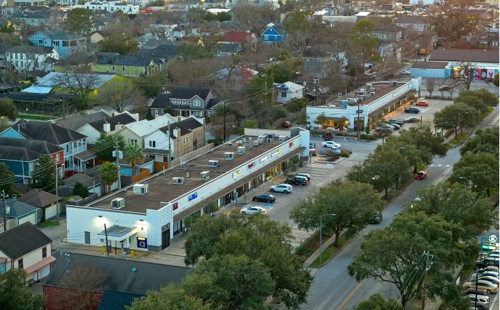 Pictures of Retail property located at 506 W 19th St, Houston, TX 77008 for sales - image #1