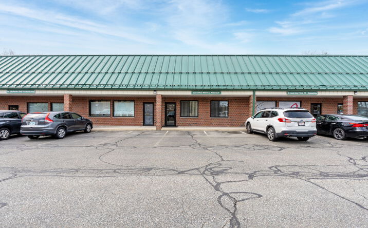 Pictures of Office, Retail property located at 939 Salem St, Groveland, MA 01834 for sales - image #1