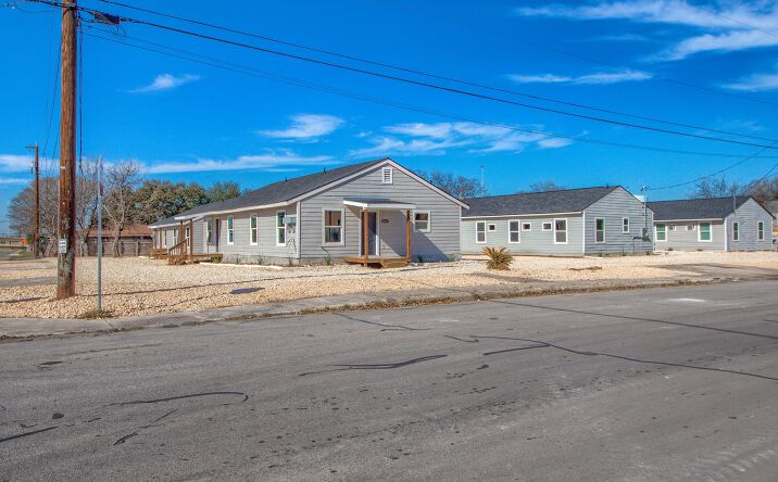 Pictures of Multifamily property located at 2527 Observation Dr, San Antonio, TX 78227 for sales - image #1