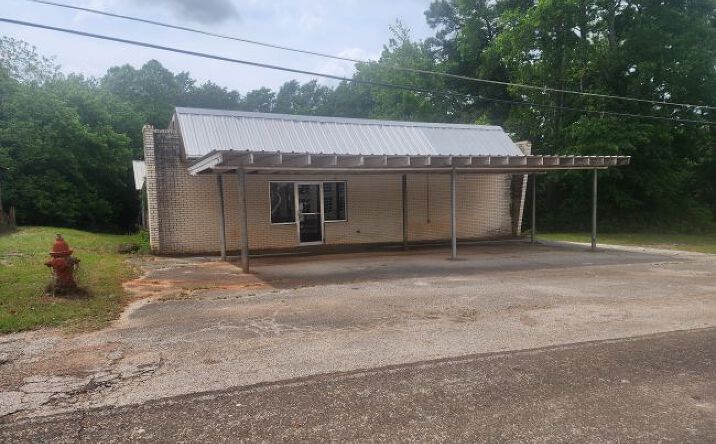 Pictures of Retail property located at 10542 S Main Across from New London school, Overton, TX 75684 for sales - image #1
