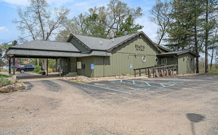 Pictures of Retail property located at 23018 S South Shore Drive, Edwardsburg, MI 49112 for sales - image #1