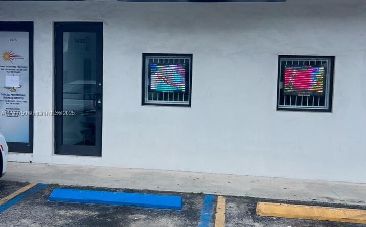 Pictures of Retail property located at E 4th Ave, Hialeah, FL 33010 for sales - image #1