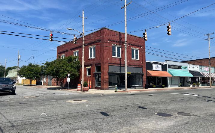 Pictures of Retail property located at 200 N Heritage St, Kinston, NC 28501 for sales - image #1