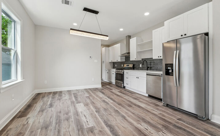 Pictures of Mixed Use property located at 1928 Franklin Ave, New Orleans, LA 70117 for sales - image #1