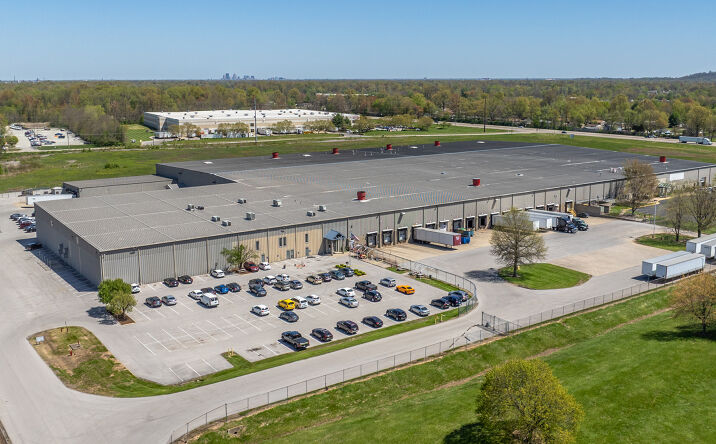 Pictures of Industrial property located at 6901 Riverport Dr, Louisville, KY 40258 for sales - image #1